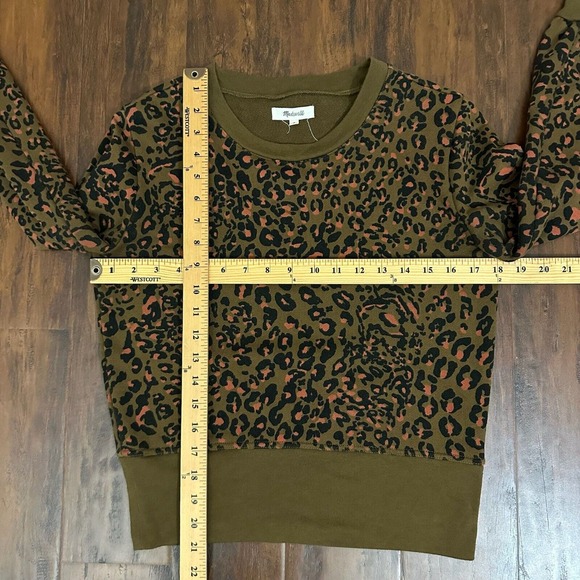 MADEWELL Banded Sweatshirt in Multicolor Jungle Cat Print Leopard - Picture 11 of 12